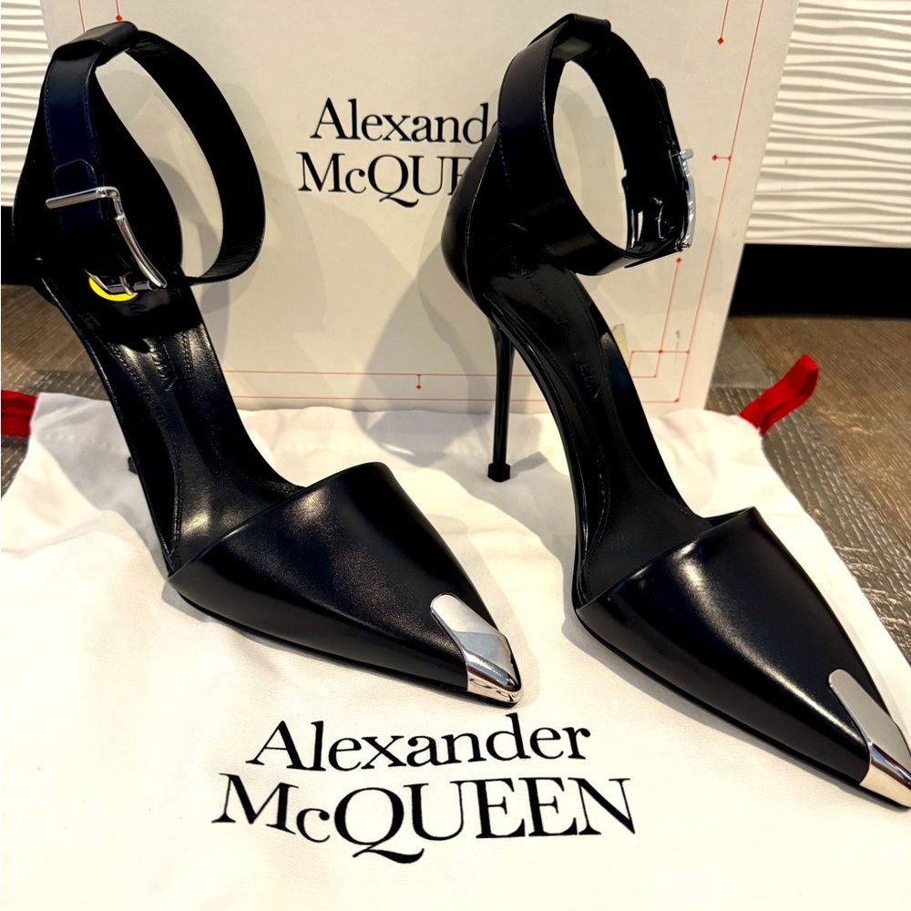 Alexander McQueen black stiletto heel with silver hardware. Size 40 new in box.